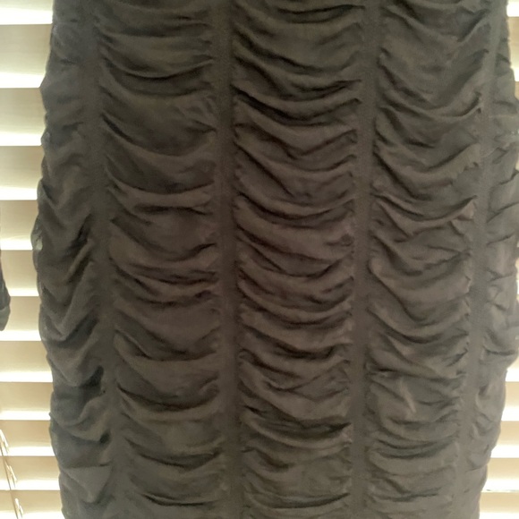 Lil Black dress - Picture 2 of 5